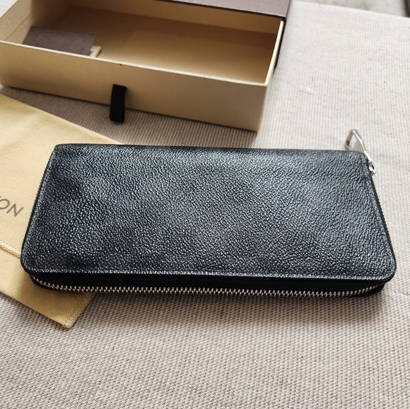 LOUIS VUITTON Damier Graphite Vertical Zippy Wallet EUC - Picture 13 of 13